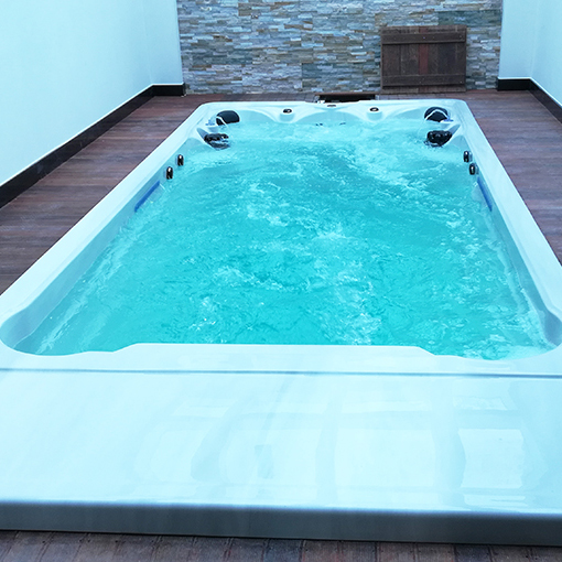 四川黃龍溪谷私人無(wú)邊際泳池工程案例