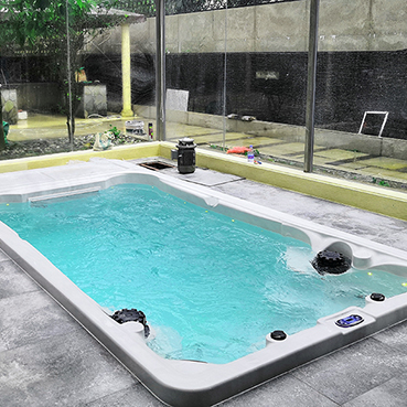 江門(mén)珠江御景山莊私家無(wú)邊際泳池工程 江門(mén)珠江御景山莊私家無(wú)邊際泳池工程